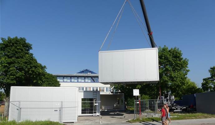 ERWE Containersysteme - Container, Wohncontainer, Wohnmodule, Wohnbau, Modulbau, Mobile Gebäude, Containerhaus, Baucontainer, Baustellencontainer, Bürocontainer, Duschcontainer, Sanitärcontainer, Toilettencontainer, Materialcontainer, Lagercontainer, Raumzellen, Bankcontainer, Gastronomiecontainer, Security-Container, Mobile Klassenzimmer, Containergebäude, Verkaufscontainer, Raumcontainer, Mobile Festbauten, Materialcontainer, Mietcontainer und gebrauchte Container.